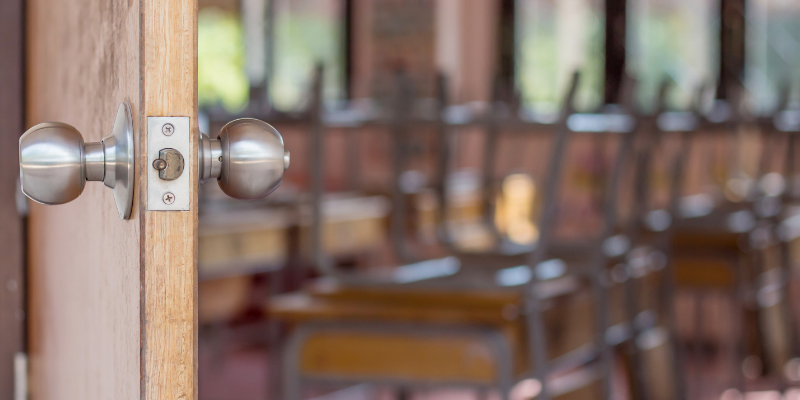 Choosing the Best Cloud Security Camera and Access Control System for Your School | Blog