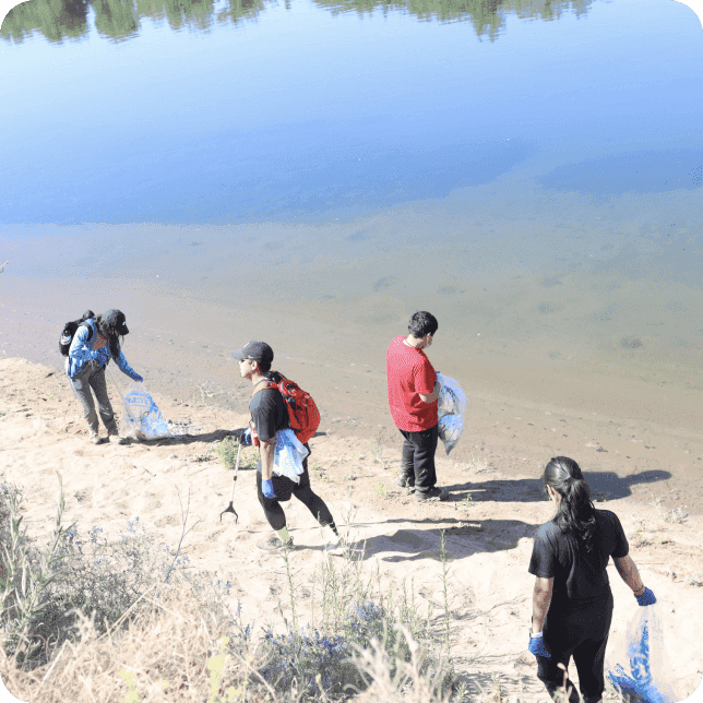 Pickig up Trash on the Sacramento River