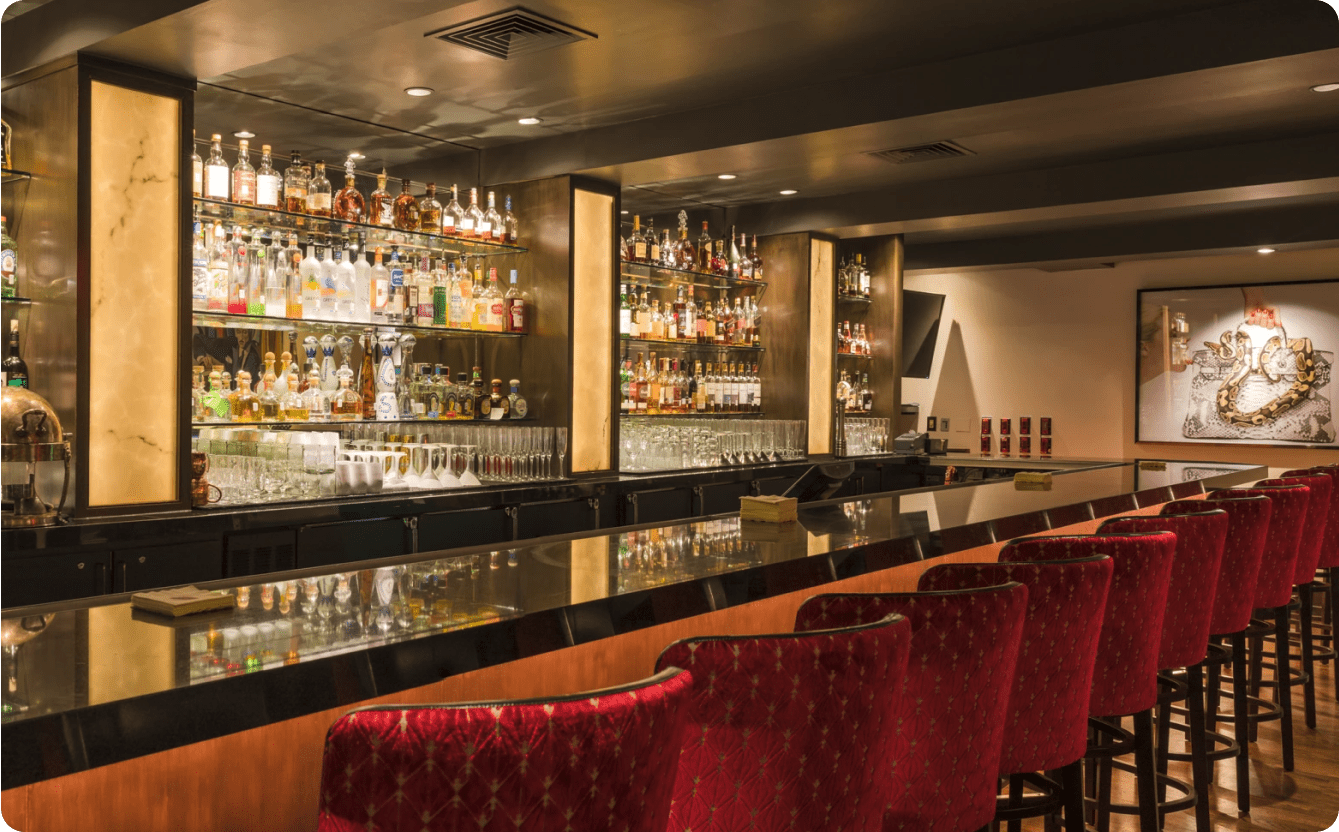 In addition to savoring world-class cuisine, engage in a fireside chat with a special guest who will share their experiences and insights on the intersection of technology and operations in foodservice.